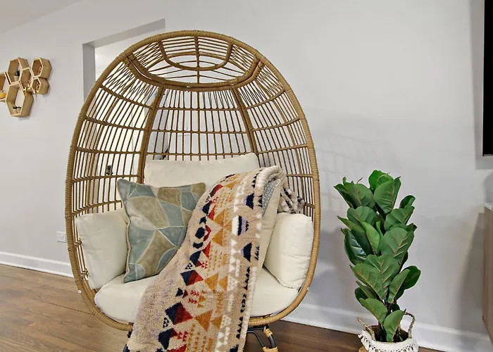 Boho House With Library, Workspace & Garage