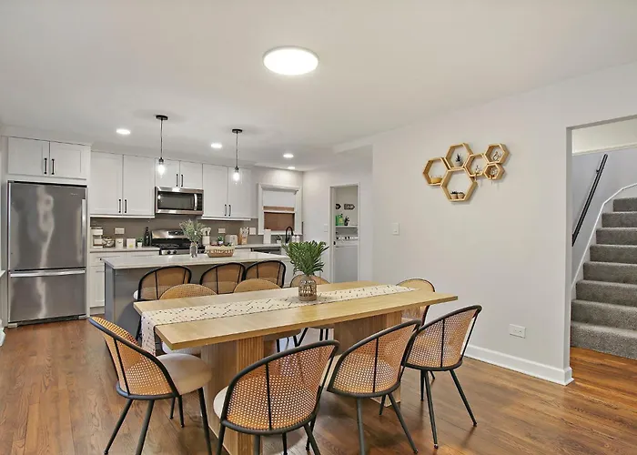 Boho House With Library, Workspace & Garage West Chicago