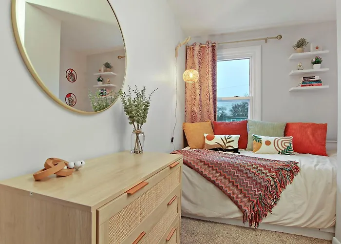 Boho House With Library, Workspace & Garage