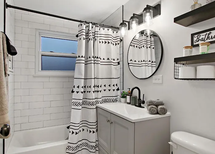 Boho House With Library, Workspace & Garage * West Chicago