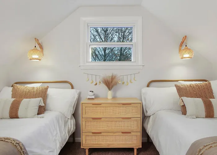 Boho House With Library, Workspace & Garage * West Chicago